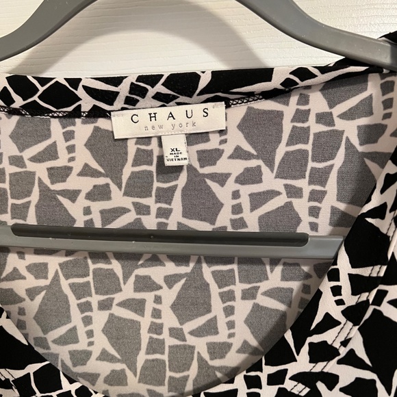 Chaus Black & White Top - Picture 2 of 3